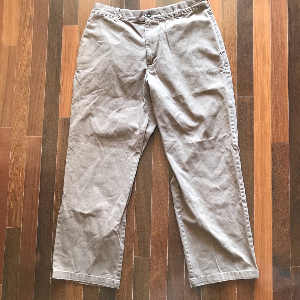 Izod Saltwater Men’s Chinos Khakis
